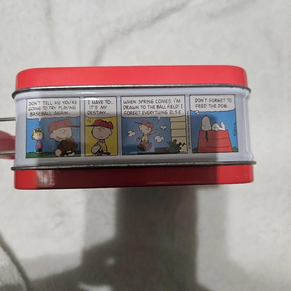 Charlie brown Peanuts baseball tin